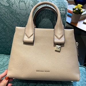 Michael Kors medium tan bag